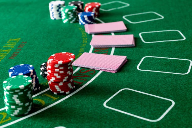 Referral rewards credited instantly Live dealer table with referral bonus notification